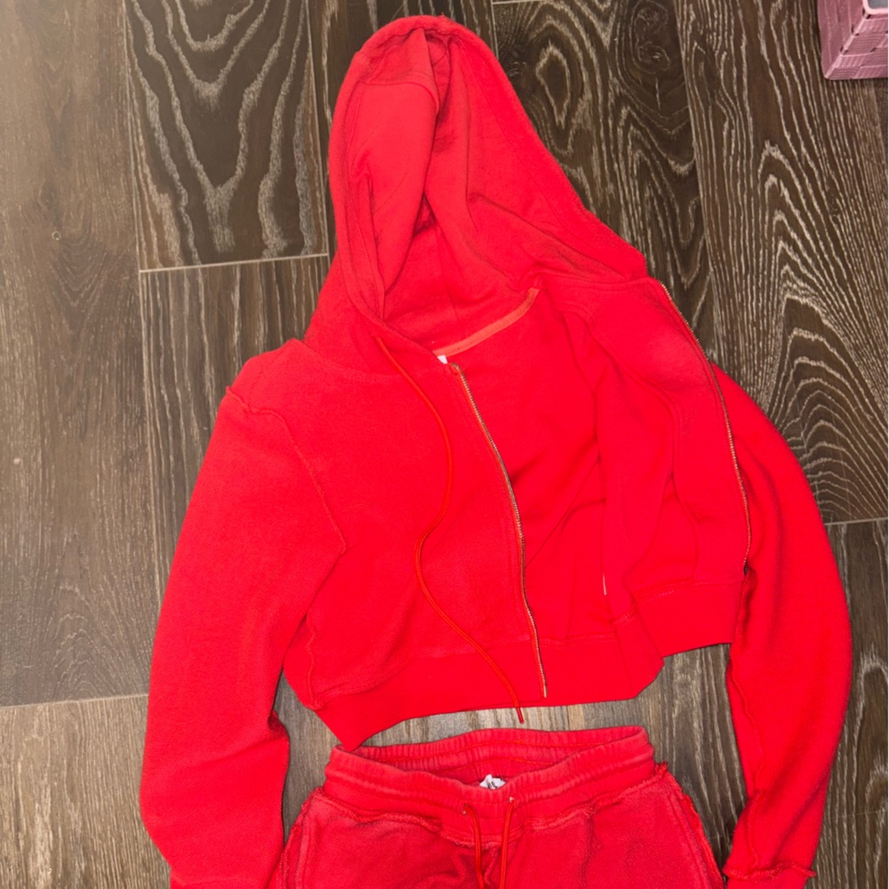 DANIELLE GUIZIO Cropped Red Zip Hoodie Set